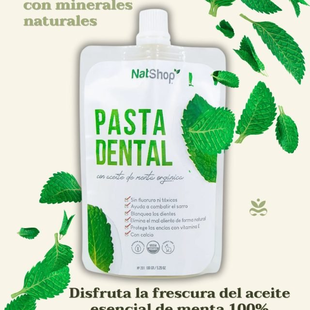 En el Día Mundial de la Educación Ambiental recordemos que cada elección cuenta.
La pasta dental natural de NATSHOP protege una de las zonas más absorbentes de tu cuerpo, eliminando sustancias dañinas que pueden afectar tu salud, con minerales esenciales y aceite de menta 100% orgánico, fortalece tus dientes, blanquea de forma natural y mantiene tu sonrisa fresca y saludable.
🌿 Sin flúor ni tóxicos🌿 Combate el sarro y protege tus encías🌿 Elimina el mal aliento con frescura natural
También protege el planeta al eliminar tóxicos que contaminan el agua y afectan la salud.
Haz de tu rutina un ritual de bienestar consciente con la pasta dental natural de NATSHOP. Disponible en línea y en la tienda boutique Essenzia